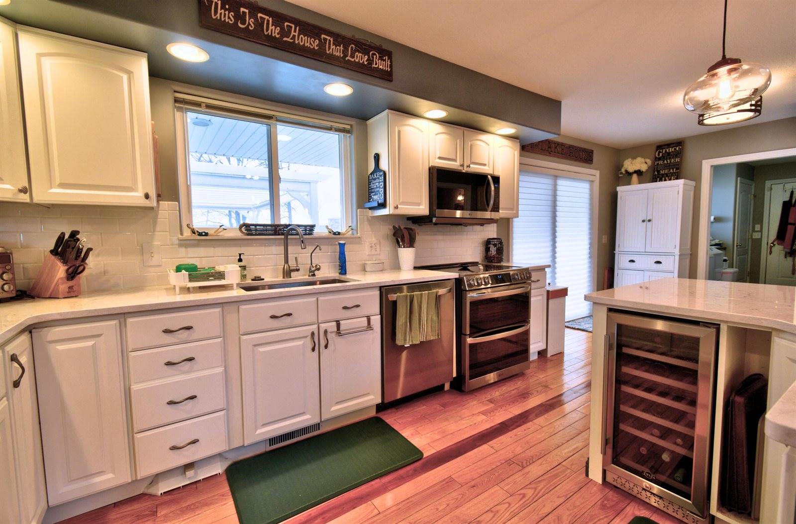 1291 South Queensway Drive, Lake Isabella, MI 48893