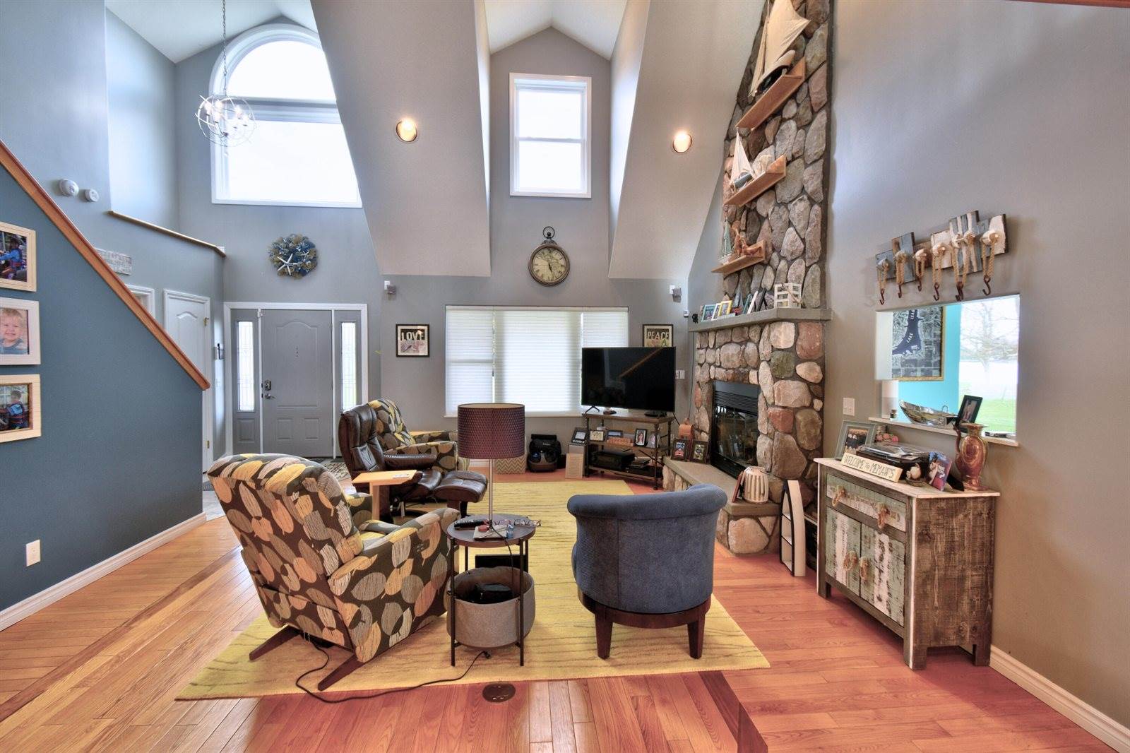 1291 South Queensway Drive, Lake Isabella, MI 48893