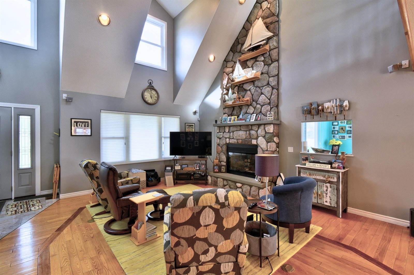 1291 South Queensway Drive, Lake Isabella, MI 48893