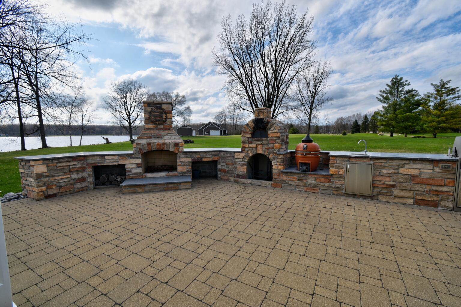 1291 South Queensway Drive, Lake Isabella, MI 48893