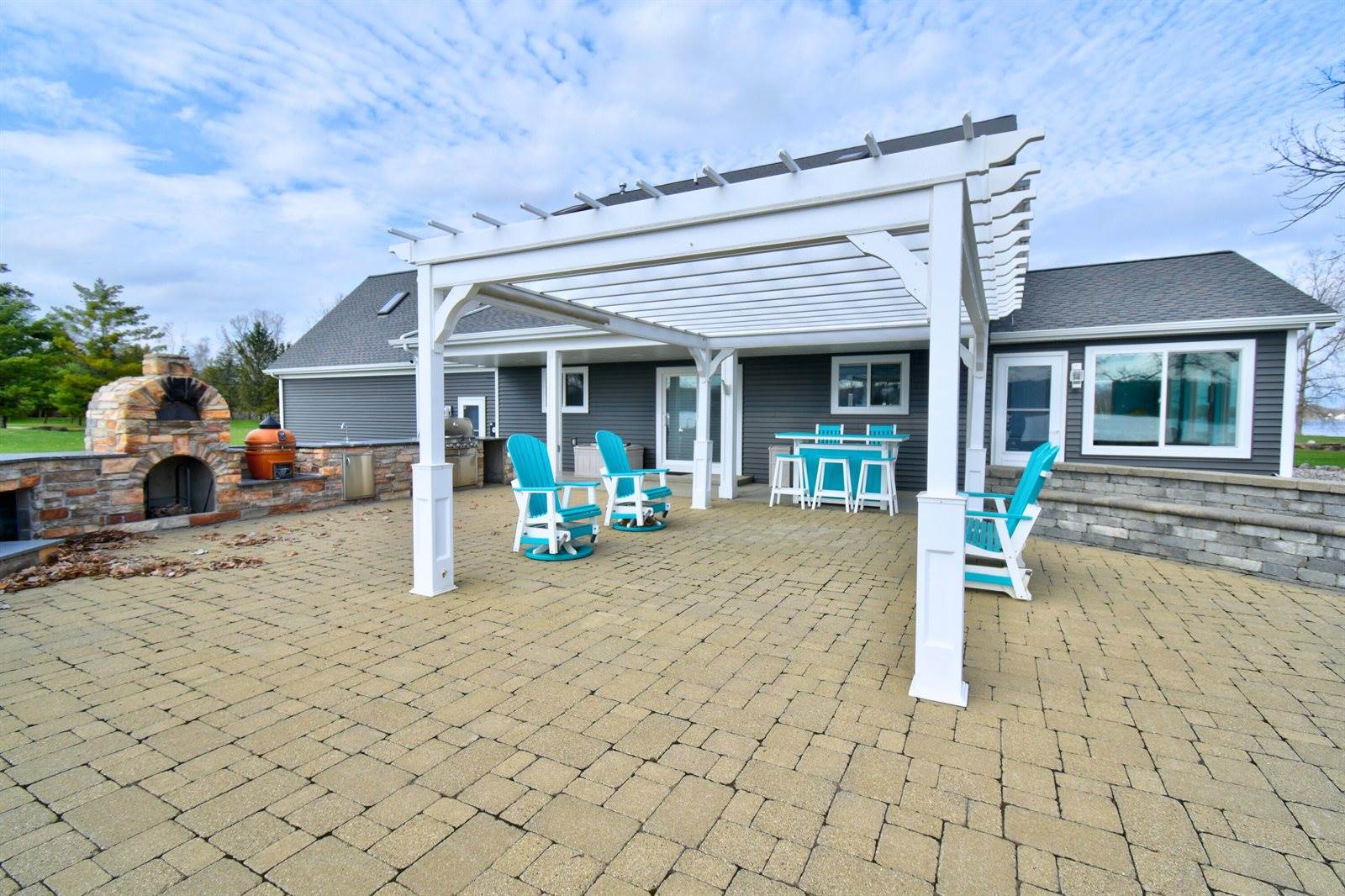 1291 South Queensway Drive, Lake Isabella, MI 48893