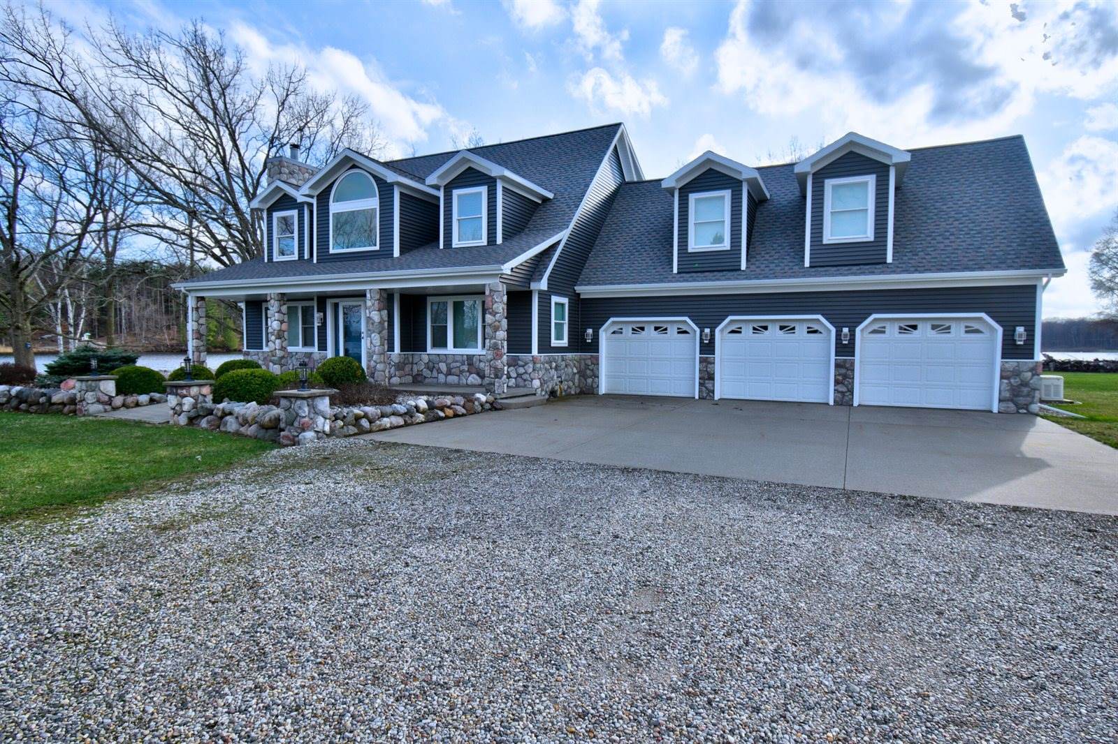 1291 South Queensway Drive, Lake Isabella, MI 48893