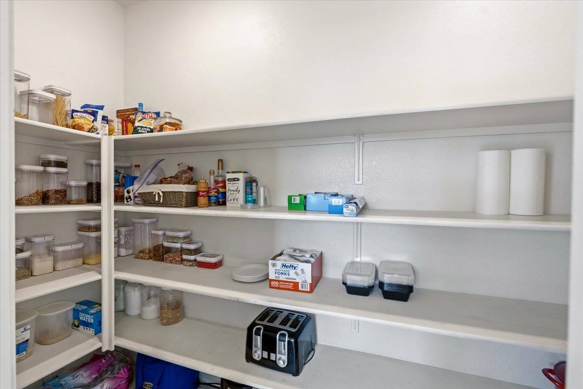 1370 Abrozo way, Plumas Lake, CA 95961