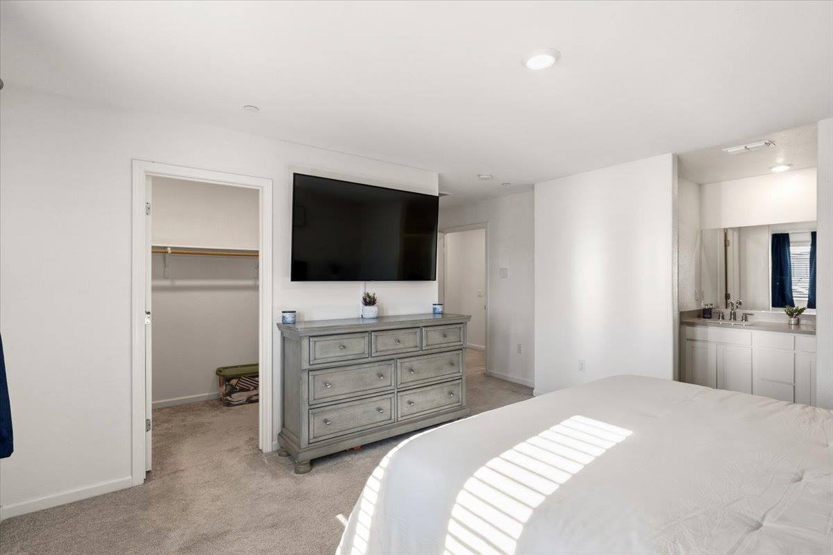 1370 Abrozo way, Plumas Lake, CA 95961
