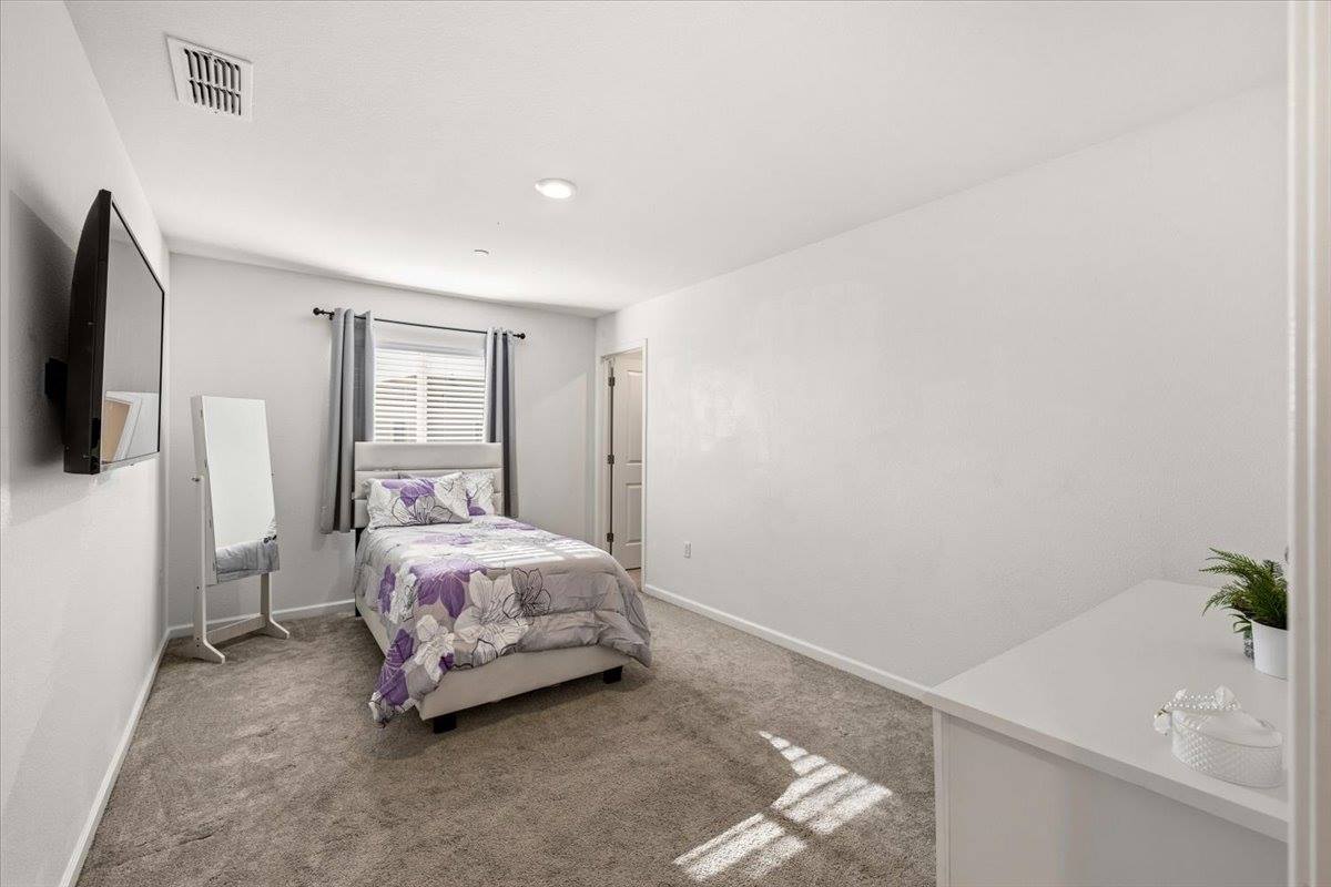 1370 Abrozo way, Plumas Lake, CA 95961