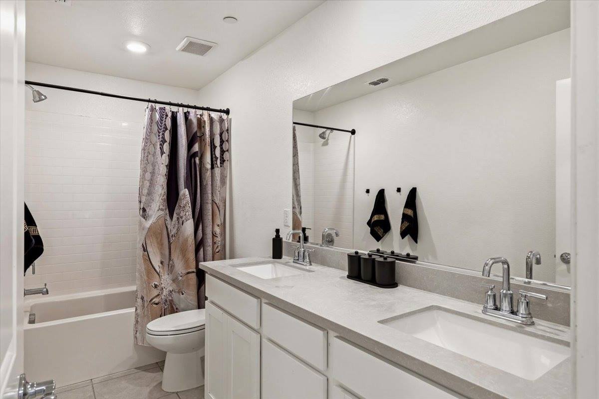 1370 Abrozo way, Plumas Lake, CA 95961