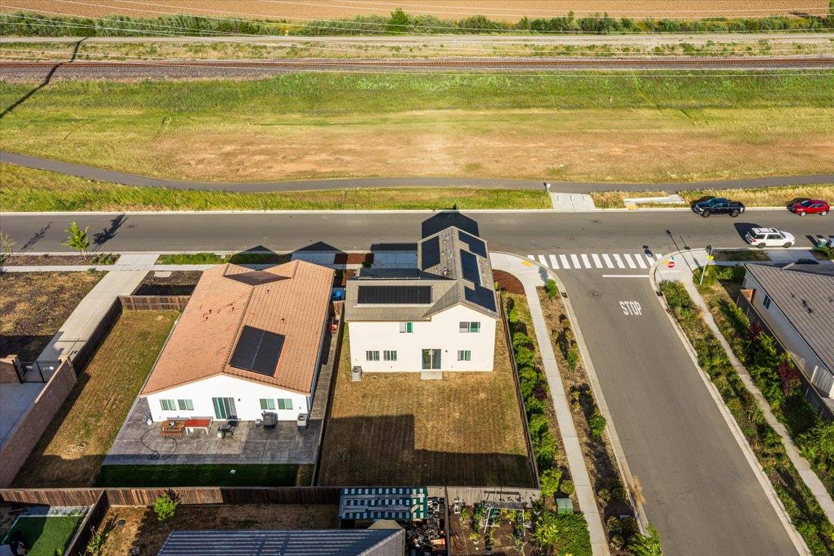 1370 Abrozo way, Plumas Lake, CA 95961