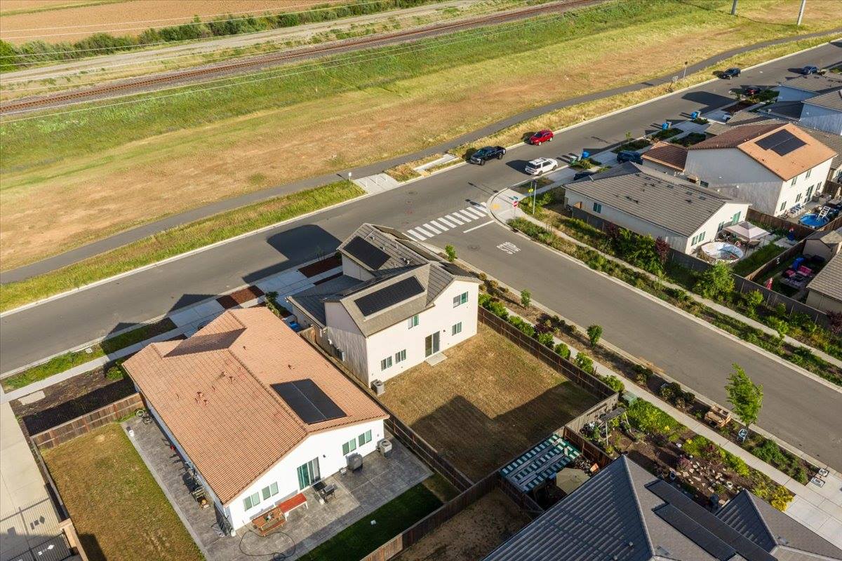 1370 Abrozo way, Plumas Lake, CA 95961
