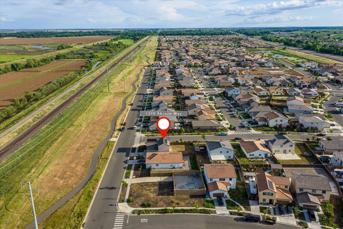 1370 Abrozo way, Plumas Lake, CA 95961
