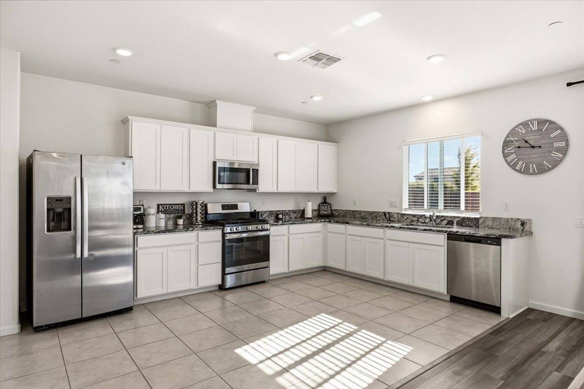 1370 Abrozo way, Plumas Lake, CA 95961