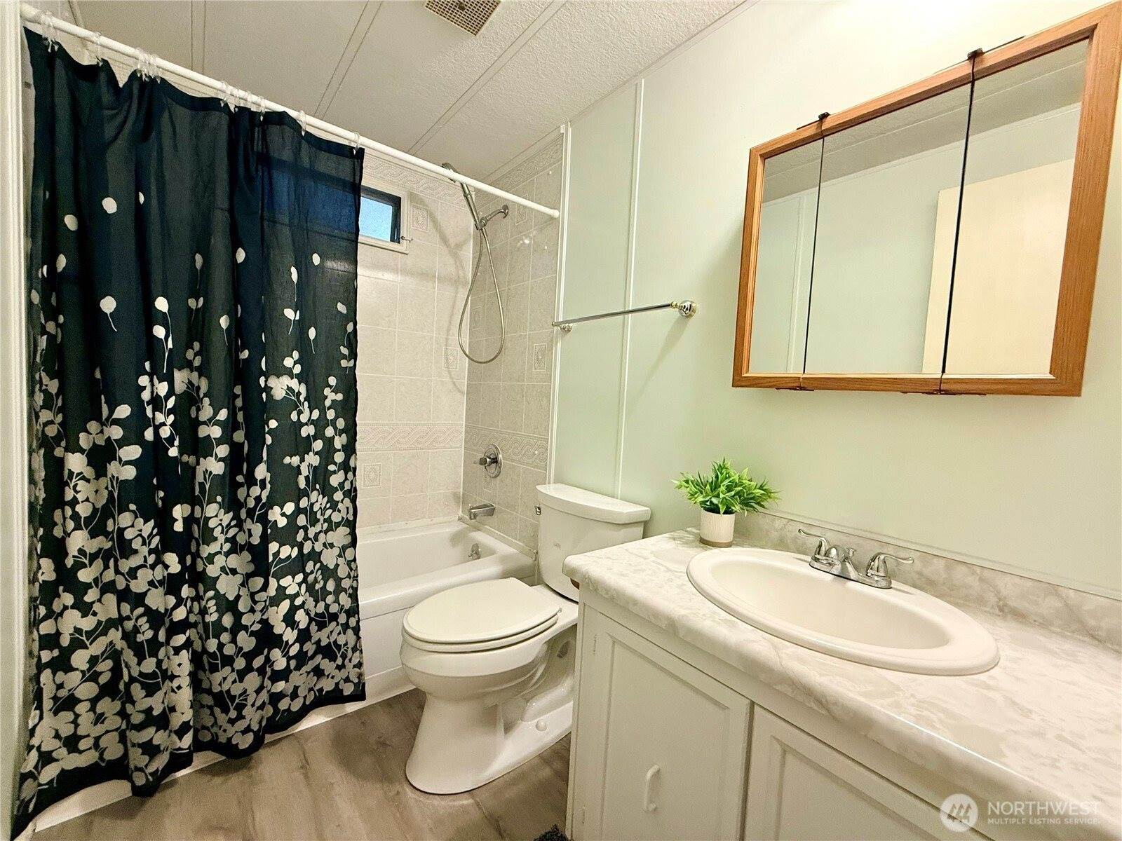 2204 Alonda Lane NE, Olympia, WA 98516