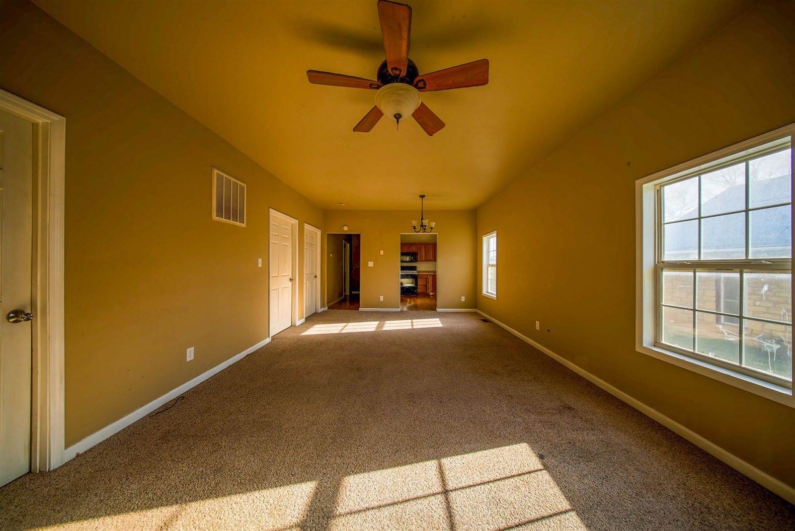 509 West 13th Ave, Winfield, KS 67156