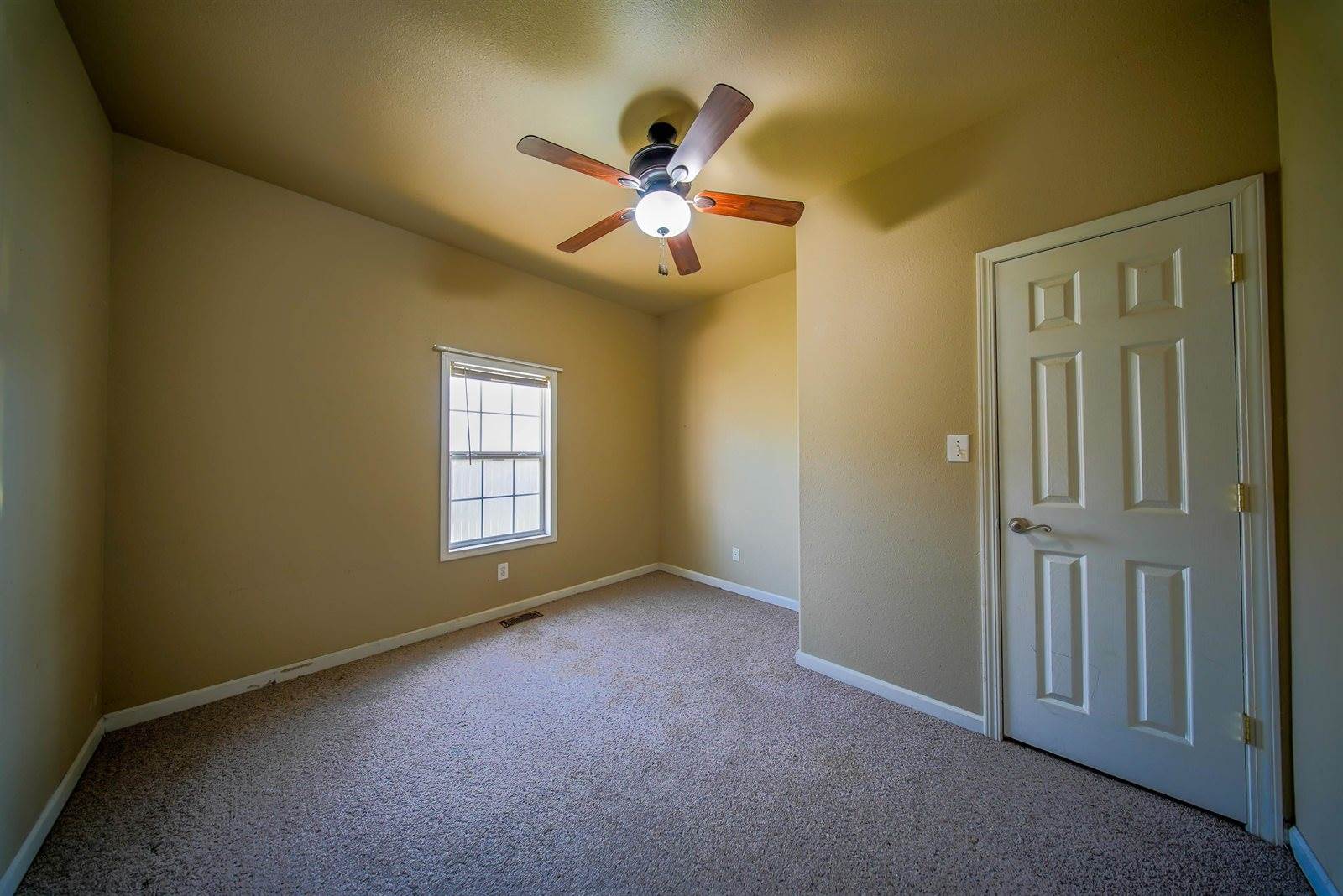 509 West 13th Ave, Winfield, KS 67156