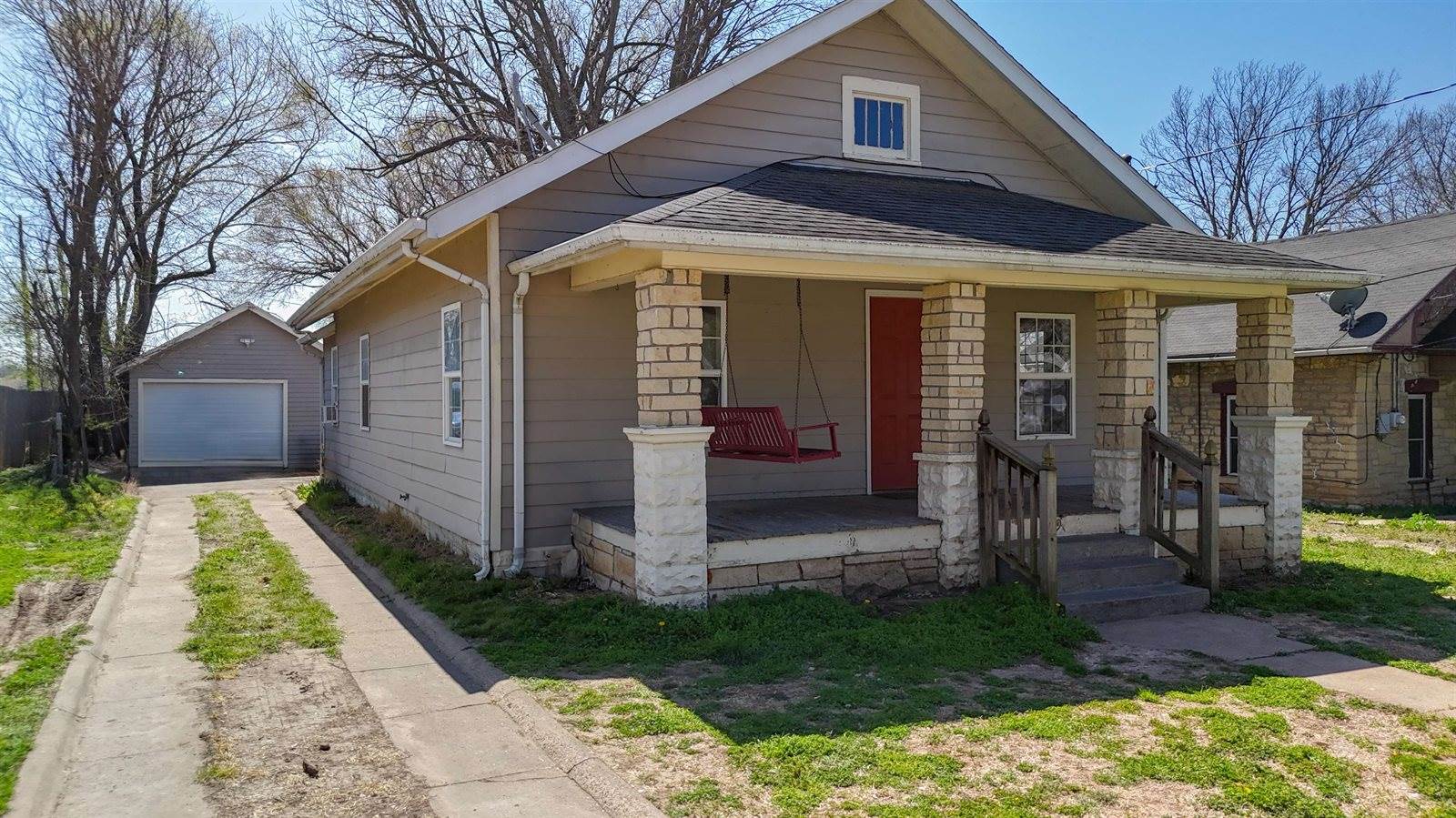 509 West 13th Ave, Winfield, KS 67156