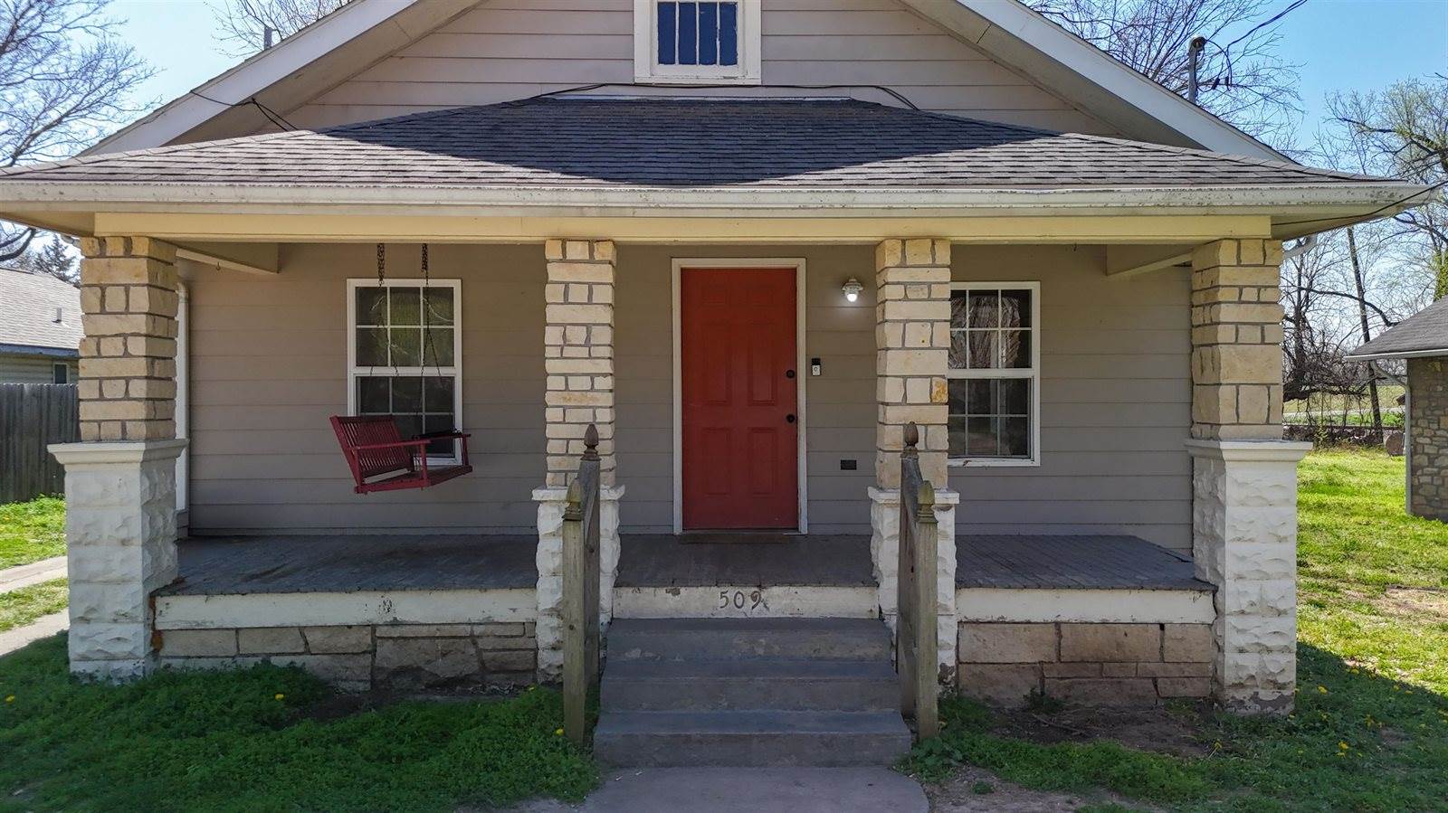 509 West 13th Ave, Winfield, KS 67156