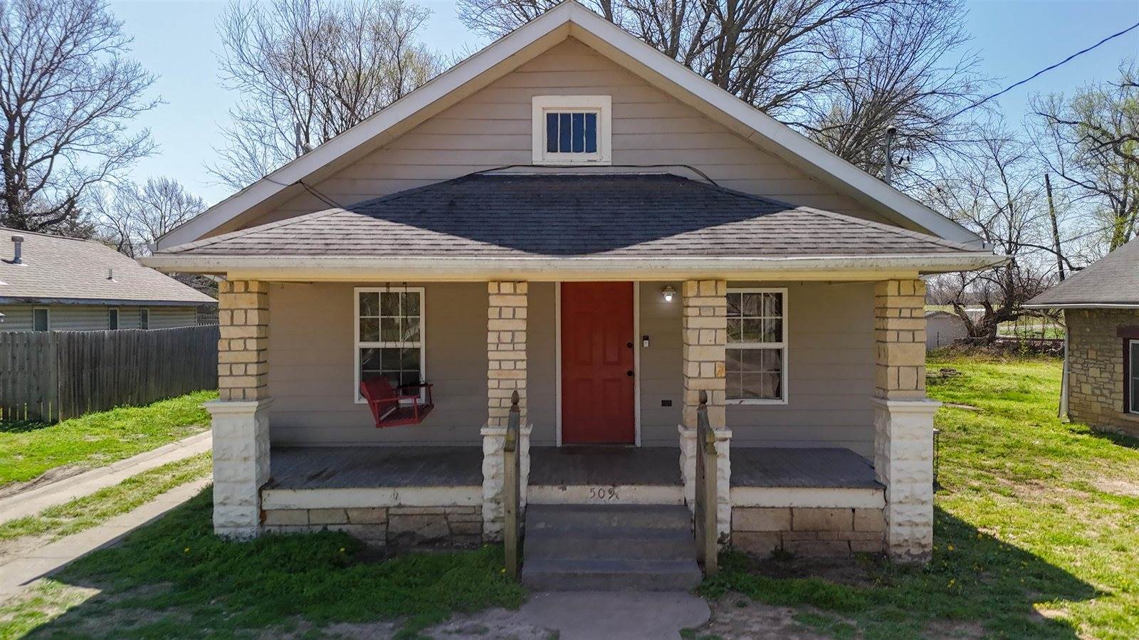 509 West 13th Ave, Winfield, KS 67156