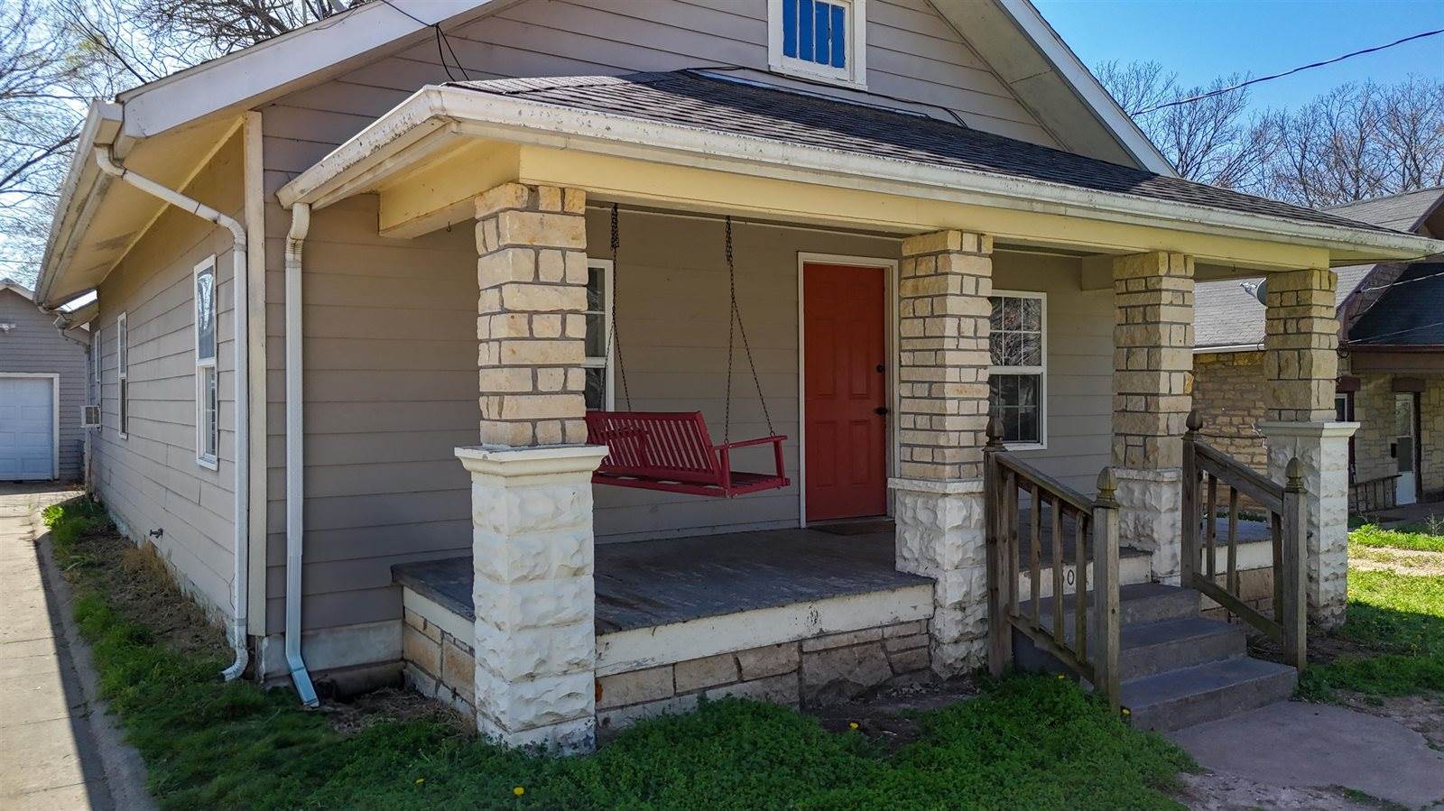 509 West 13th Ave, Winfield, KS 67156