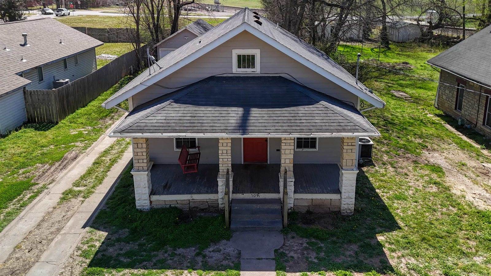 509 West 13th Ave, Winfield, KS 67156