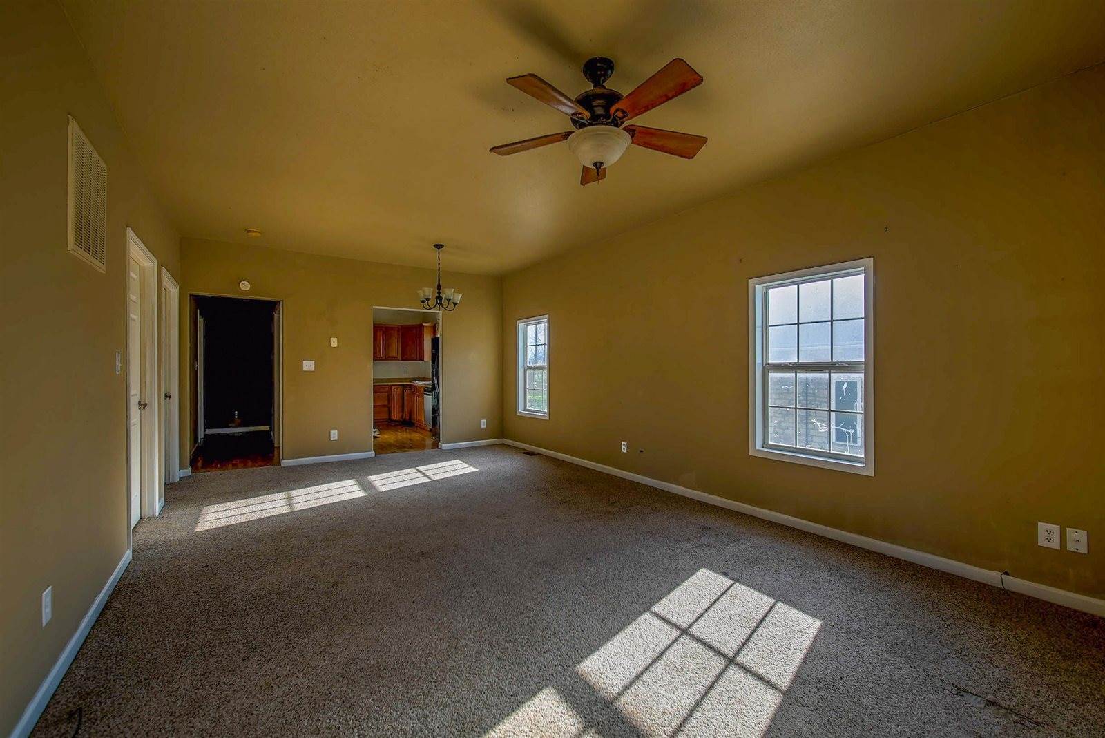 509 West 13th Ave, Winfield, KS 67156