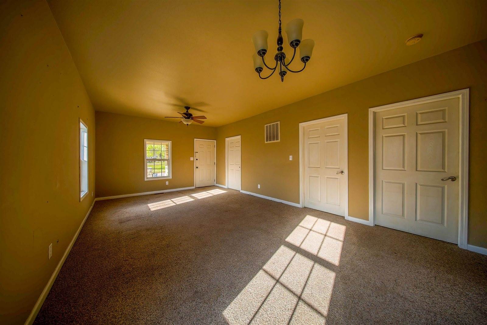 509 West 13th Ave, Winfield, KS 67156