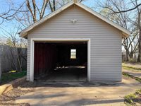 509 West 13th Ave, Winfield, KS 67156