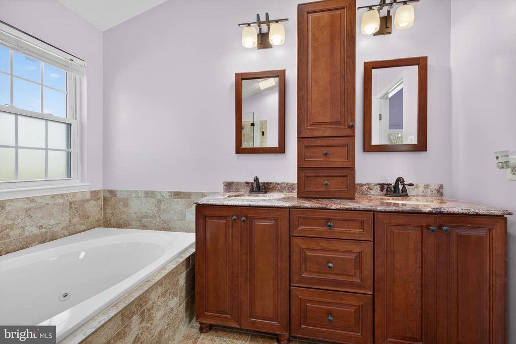 611 Hunting Ridge Drive, Frederick, MD 21703