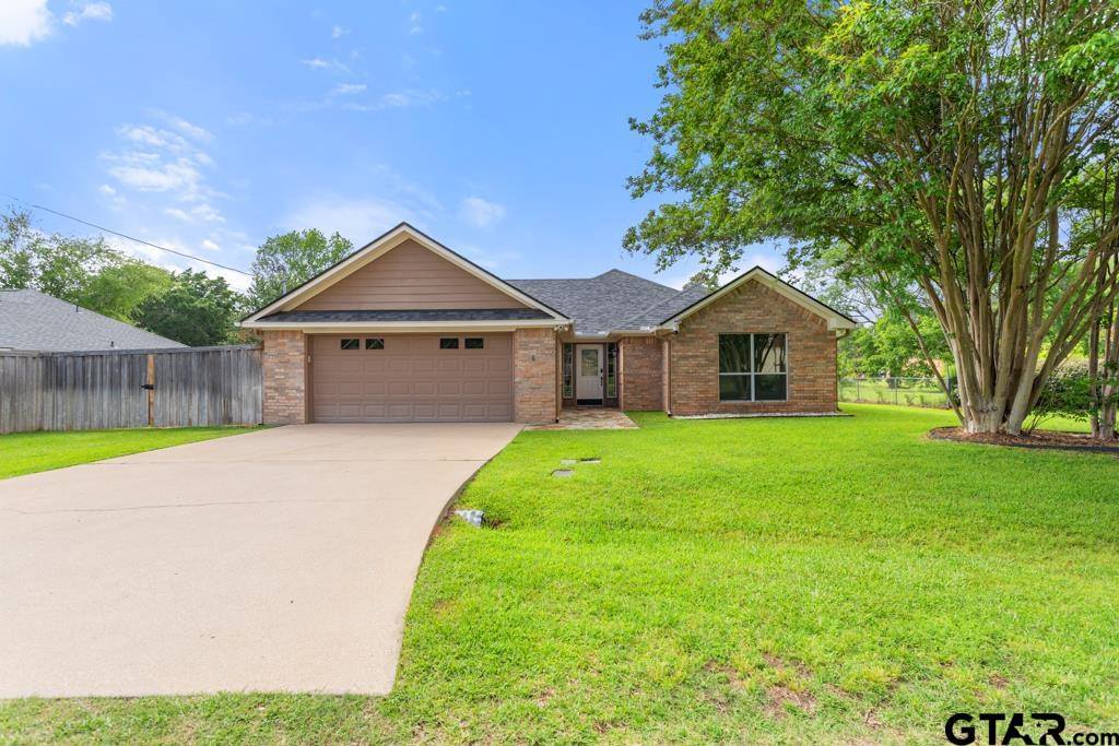 157 County Road 3521, Bullard, TX 75757