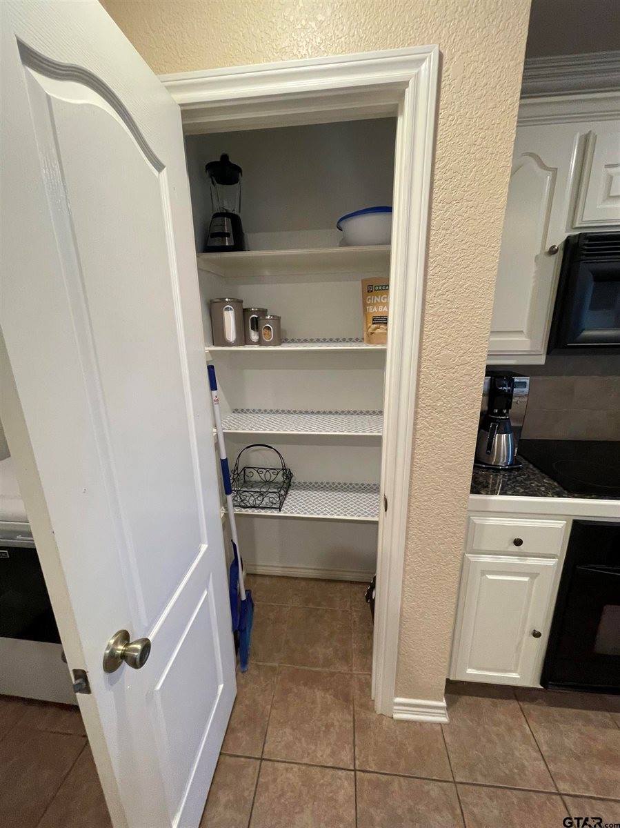 157 County Road 3521, Bullard, TX 75757