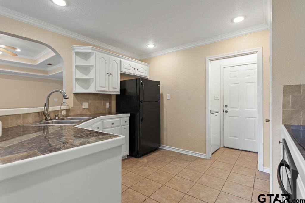 157 County Road 3521, Bullard, TX 75757