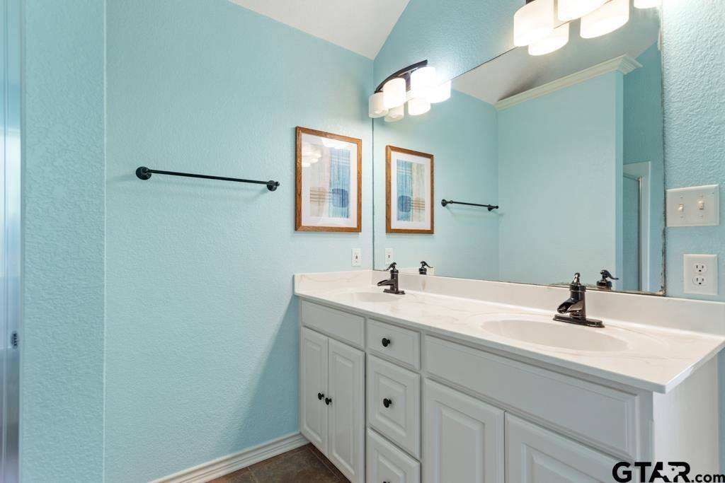 157 County Road 3521, Bullard, TX 75757