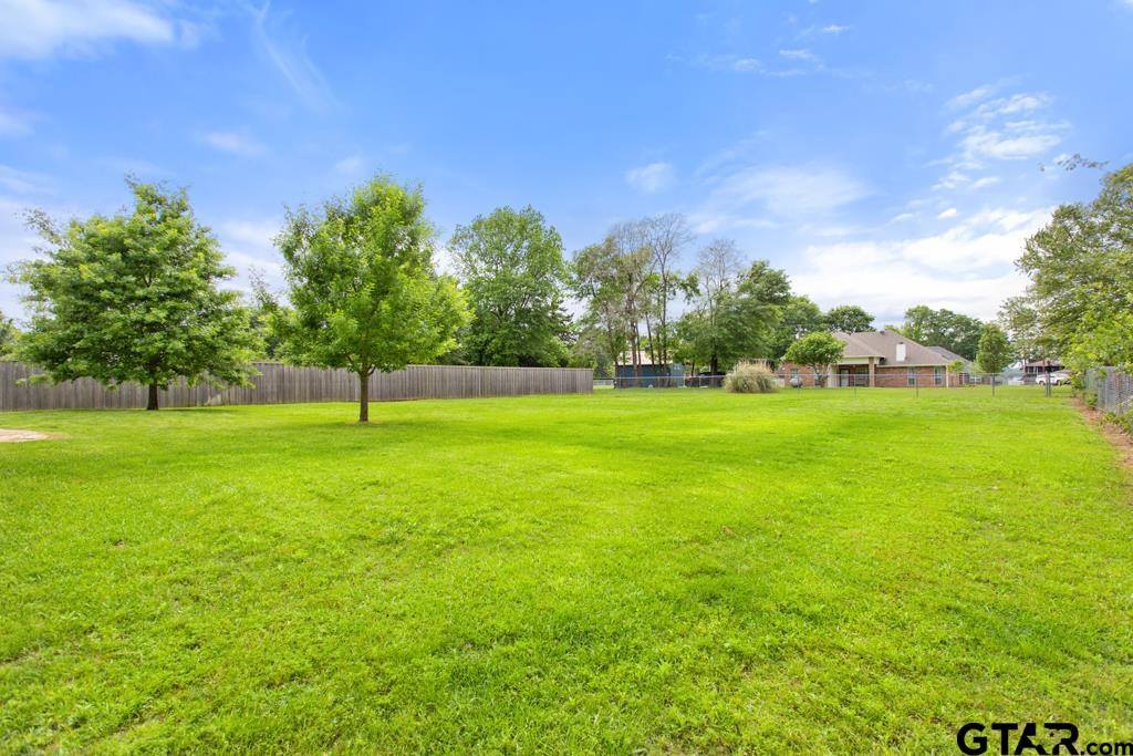 157 County Road 3521, Bullard, TX 75757
