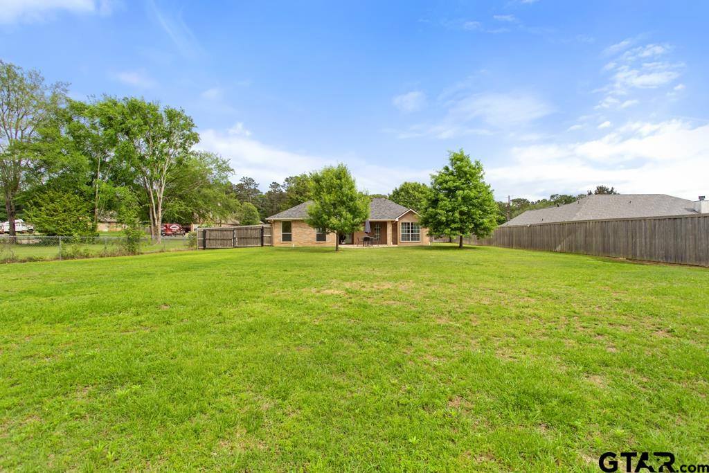 157 County Road 3521, Bullard, TX 75757