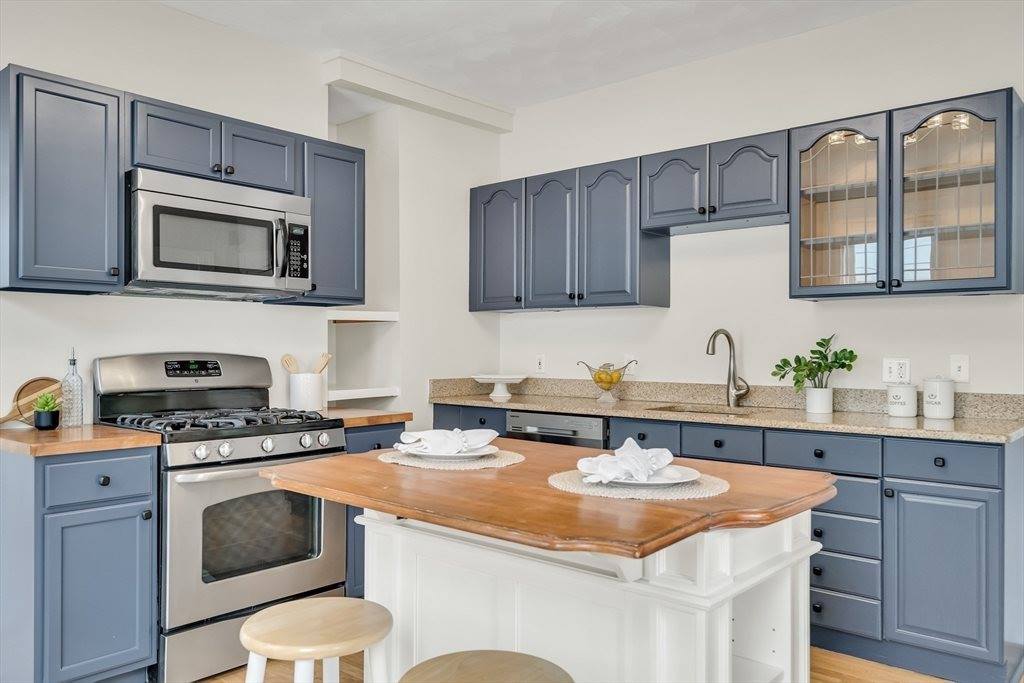 44 Albion St, #A, Somerville, MA 02143