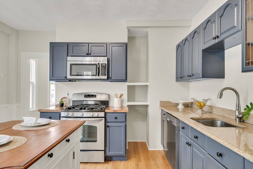 44 Albion St, #A, Somerville, MA 02143