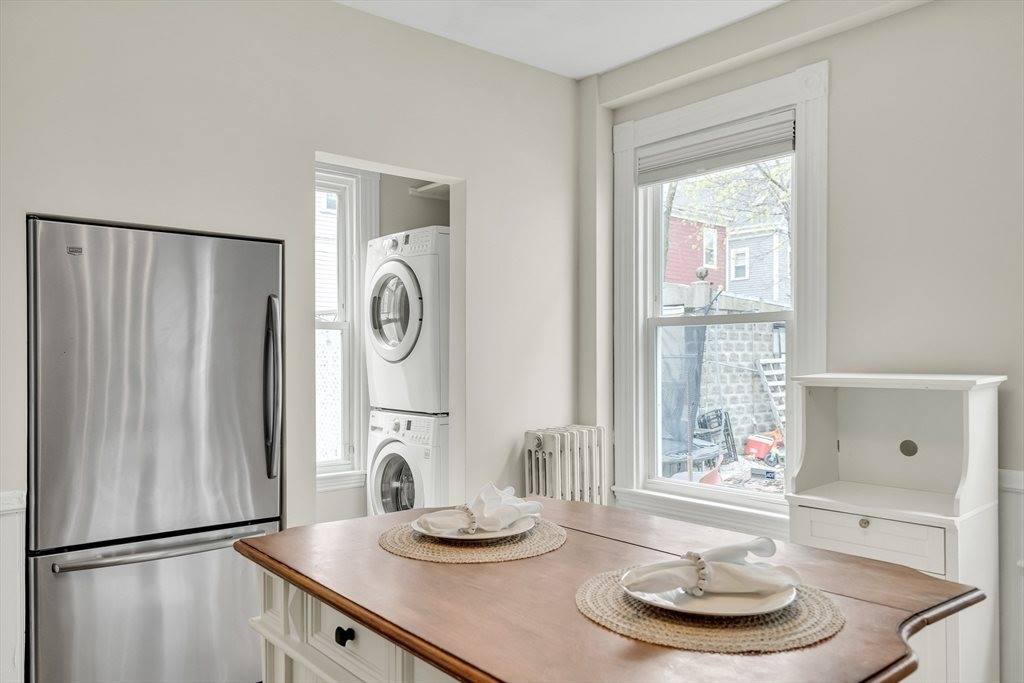 44 Albion St, #A, Somerville, MA 02143