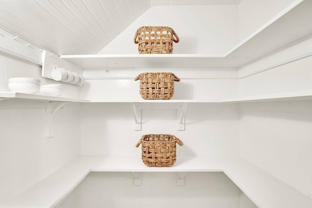 44 Albion St, #A, Somerville, MA 02143