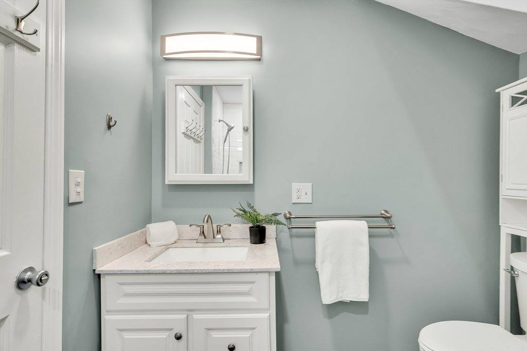 44 Albion St, #A, Somerville, MA 02143