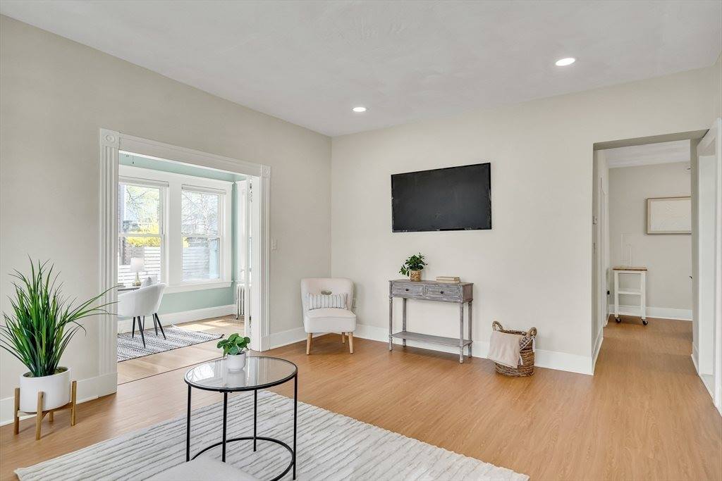 44 Albion St, #A, Somerville, MA 02143