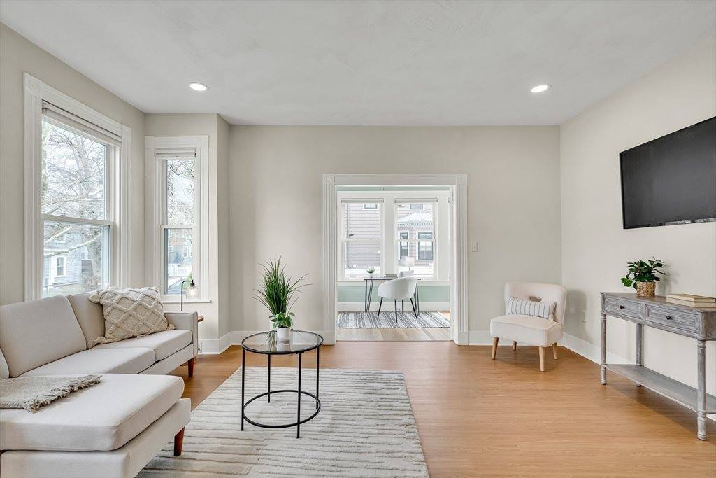 44 Albion St, #A, Somerville, MA 02143