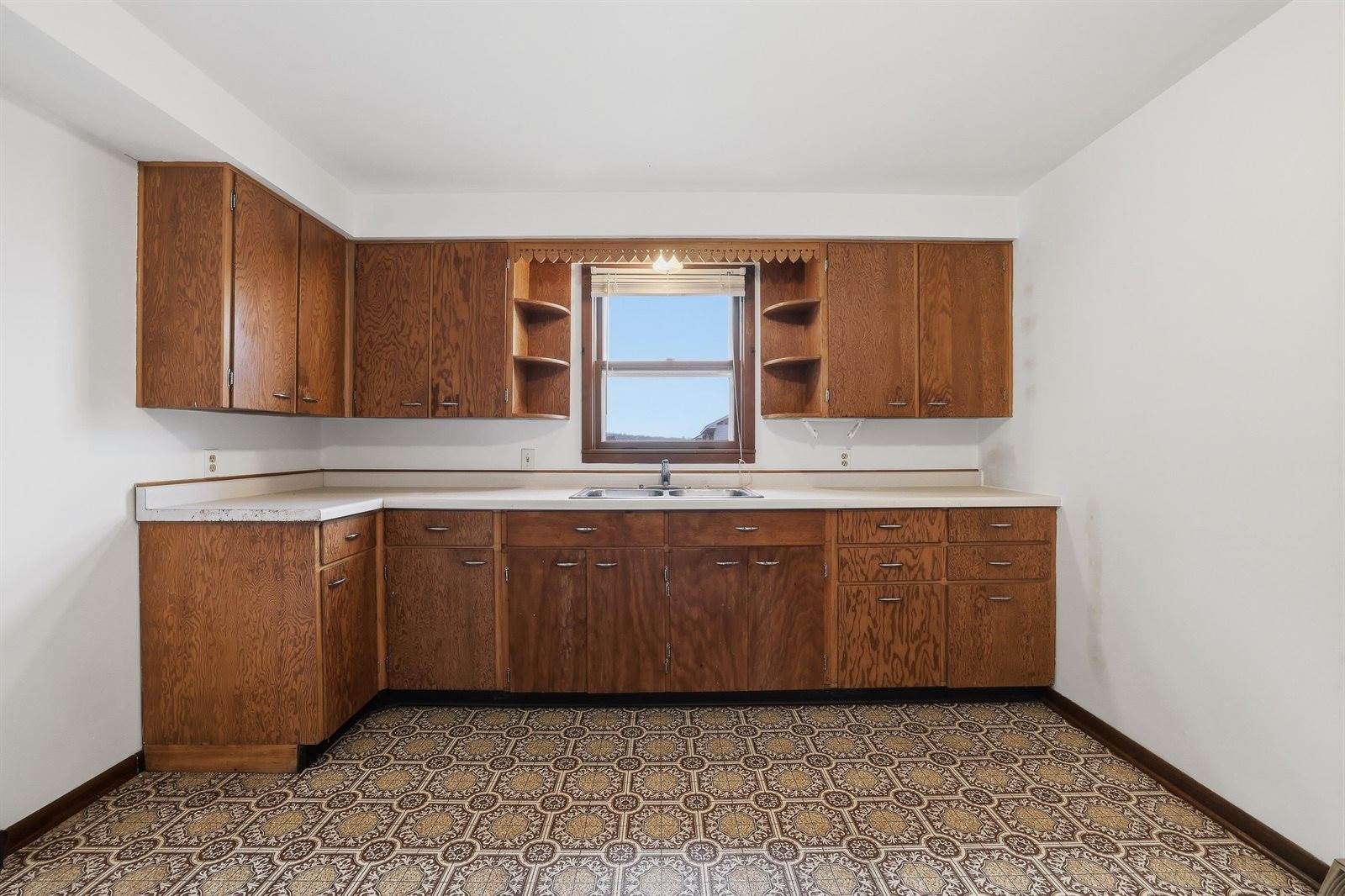 331 Second Street, Rosholt, WI 54473