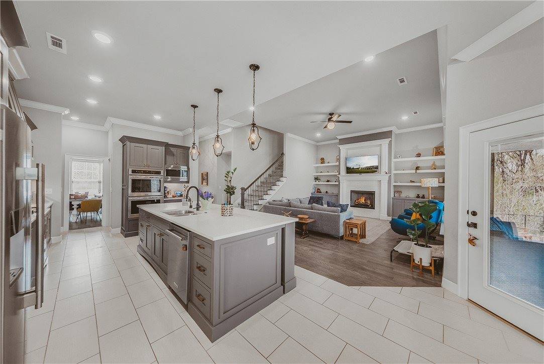 1503 NW Hermanus Street, Bentonville, AR 72712