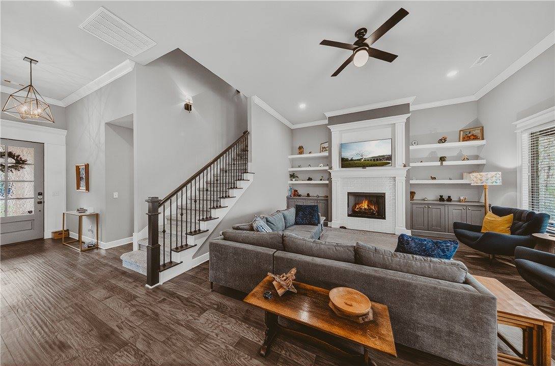 1503 NW Hermanus Street, Bentonville, AR 72712