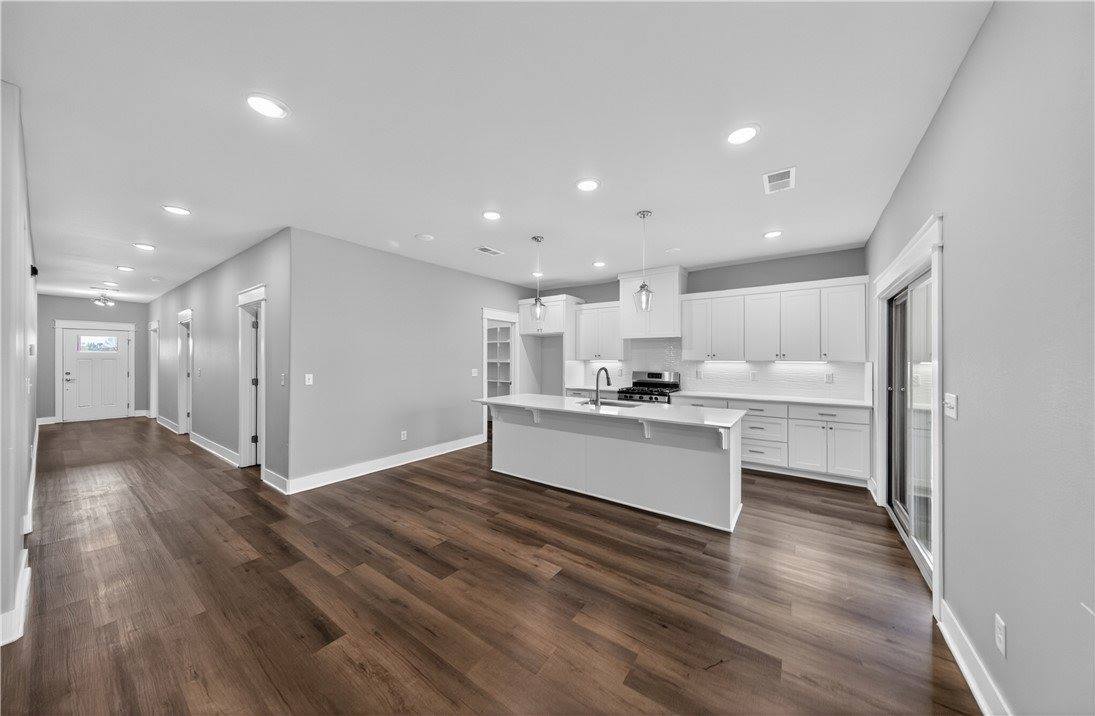 2204 Riggins Avenue, Pea Ridge, AR 72751