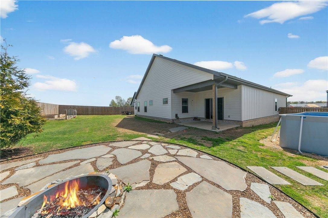 2204 Riggins Avenue, Pea Ridge, AR 72751