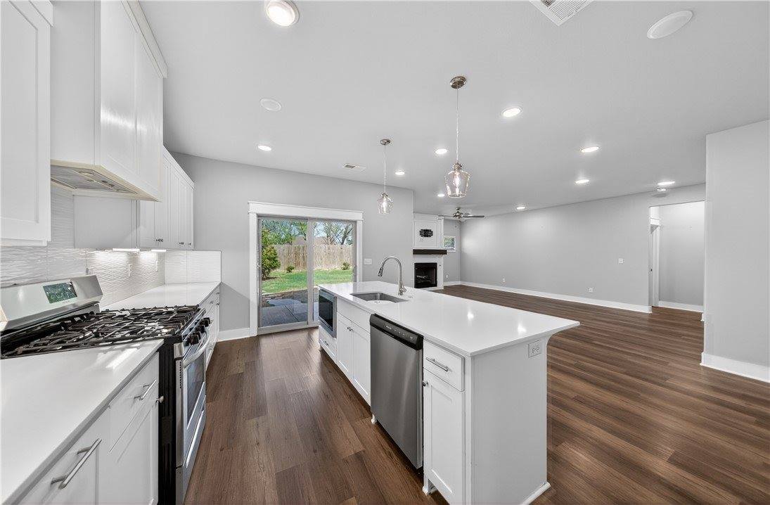 2204 Riggins Avenue, Pea Ridge, AR 72751