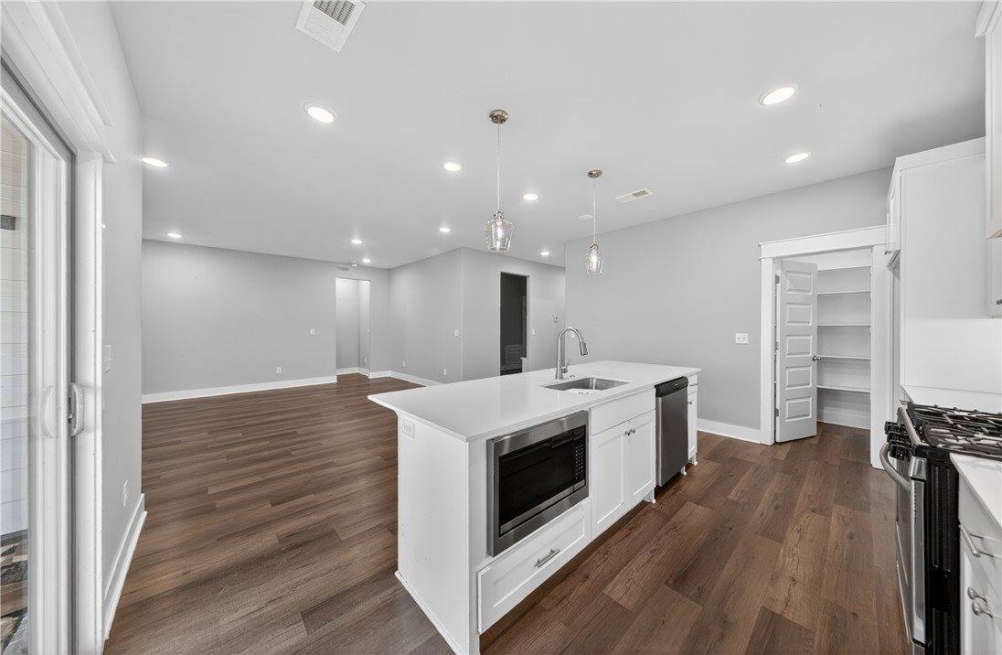 2204 Riggins Avenue, Pea Ridge, AR 72751