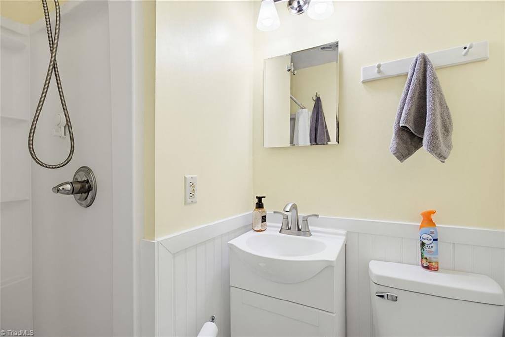 5312 Verna Road, McLeansville, NC 27301