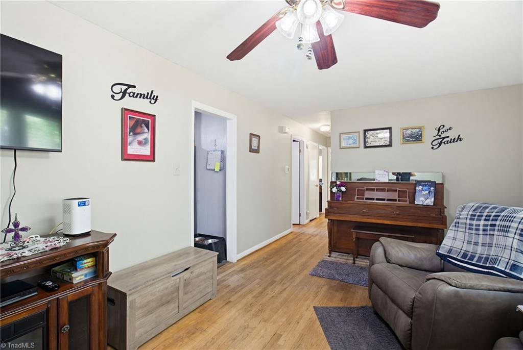 5312 Verna Road, McLeansville, NC 27301