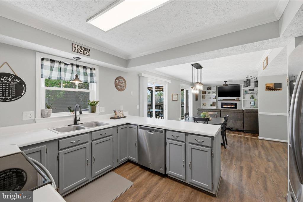 101 Sussex Circle, Stephens City, VA 22655