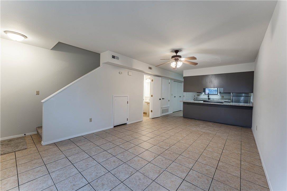 250 North Madison Street, Siloam Springs, AR 72761